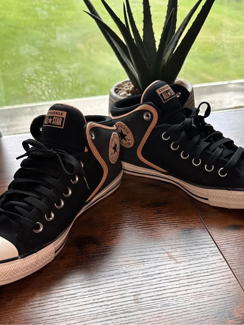 ✨Converse Chuck Taylor Mid Top Sneakers Black Tan Leather Trim Men 7 W9 - Picture 2 of 8
